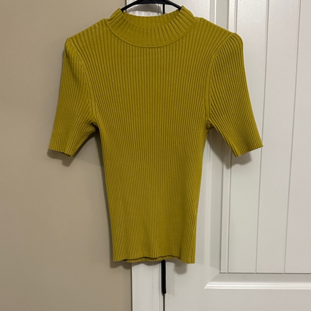Banana Republic Short Sleeve Ribbed Top in Mustard